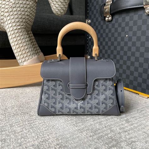 goyard saigon mini size